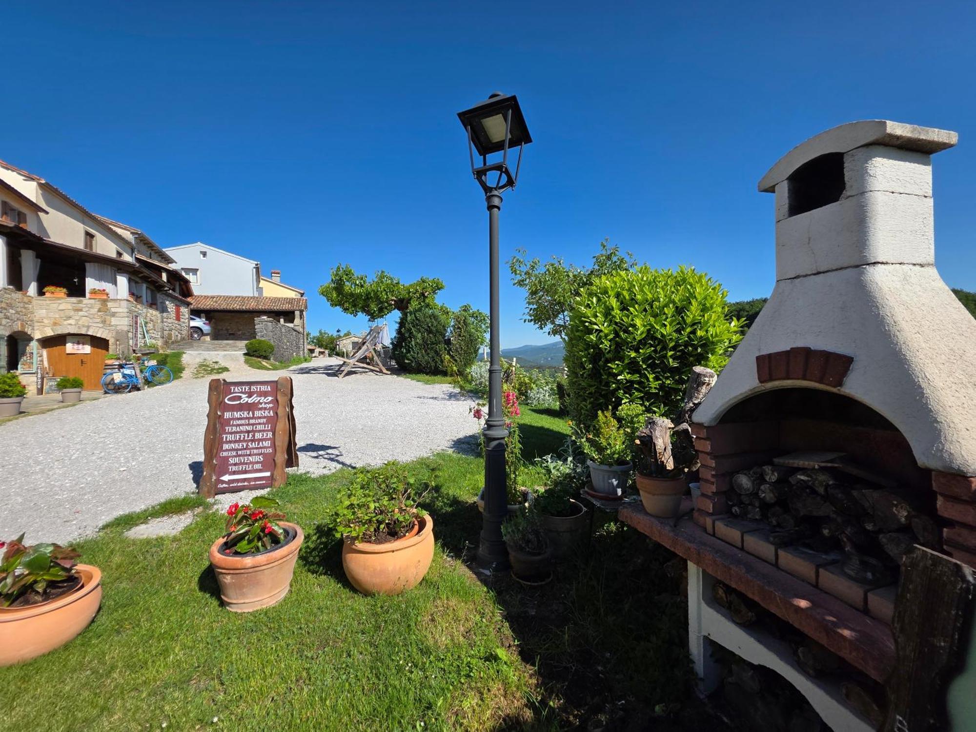 Apartment Hum-The Smallest Town In The World 外观 照片